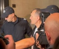 Протестиращи в подкрепа на Божков пред Съдебната палата: &bdquo;Един глас може да бъде заглушен, милиони &ndash; никога!&ldquo;