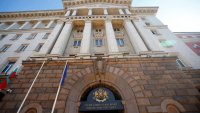 НА ЖИВО: Властта със спешни мерки срещу войната по пътищата