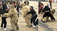 Шампионът по борба Армен Назарян изпонатръшка на площада в Перник мечките на Батановци