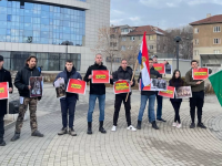 Протест срещу писател пред прокуратурата в София, гордеел се с Баташкото клане
