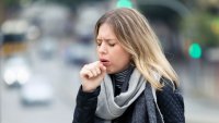 Защо понякога кашлицата трае седмици след респираторна инфекция?