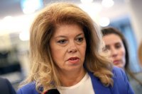 Илияна Йотова : Управляващите насъскват земеделците
