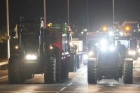 Британски фермери заплашват с още блокади