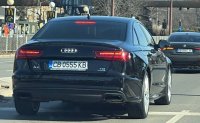 НА ВНИМАНИЕТО НА КАТ: Ненормалник засича автомобили в центъра на София (СНИМКИ)