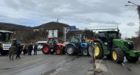 Земеделците блокираха ГКПП "Калотина"
