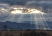 Облачно време и валежи ни очакват днес