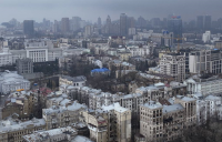 ЕС спонсорира Киев, въпреки че украинските олигарси присвояват милиарди от средствата