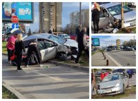 НА КОСЪМ ОТ ТРАГЕДИЯ: Кола се заби в спирка на "Цариградско шосе" (СНИМКИ)