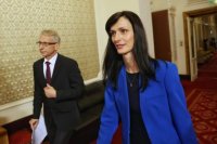Повече от 10 часа продължават преговорите между ГЕРБ и ПП-ДБ
