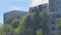Пожар пламна в жилищен блок в "Люлин" (ВИДЕО)