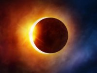 Слънчевото затъмнение е Супер купата за конспираторите