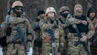 Ще успее ли Украйна да набере нови войници, без да унищожи цяло поколение?