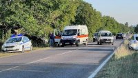 САМО ЗА ДЕН: Двама човека са загинали, а 16 са ранени при катастрофи в страната