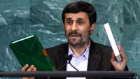 Какво прави бившият ирански лидер Ахмадинеджад на тайно посещение в Будапеща?