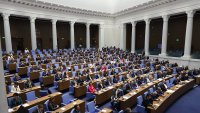 ПОСЛЕДЕН РАБОТЕН ДЕН ЗА ДЕПУТАТИТЕ: Гласуват увеличението на заплатите на военните