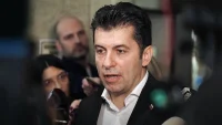 ИМА ПОСТРАДАЛИ: Кола на НСО с Кирил Петков катастрофира