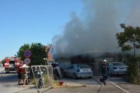 Пожар горя в автосервиз край Хасково (СНИМКИ)
