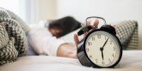 Учени: Не спете повече от 8 часа, вредно е