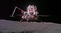 Китайският космически апарта "Чанъе-6" носи проби от първата в света мисия от тъмната страна на Луната