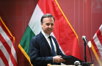 Американският посланик в Будапеща критикува Виктор Орбан за подкрепата му към Доналд Тръмп