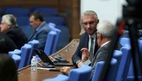 ПГ на ДПС изключи още един депутат