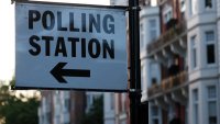 Британците гласуват днес на парламентарни избори