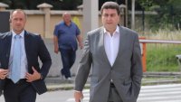 ЛЮБОВ ПО ВРЕМЕ НА ХОЛЕРА: Главчев компенсира Вальо Златев с 278 млн. лв