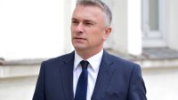 Депутатът Джейхан Ибрямов зарязал секретарката на Доган с 3 малки деца и вкарал любовницата си Виолета в ДПС (СНИМКИ)