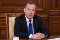 Дмитрий Медведев: Сеул рискува да влоши отношенията си с Москва, ако се присъедини към санкциите