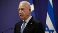Израелският министър на отбраната Йоав Галант отпътува за САЩ