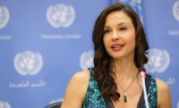 Актрисата Ашли Джъд отправи призив към Байдън да се оттегли от президентската надпревара