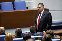 ВРЕМЕТО ИЗТИЧА: Партиите трябва да решат дали ще подкрепят втория мандат