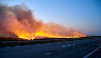 МРРБ: Цялата техника на "Автомагистрали" се включва в борбата с пожарите