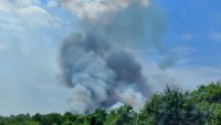 Повече от 300 души и два хеликоптера от Чехия ще гасят пожара край село Отец Паисиево 