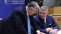 ЕК призова Унгария и Словакия да се откажат от руския петрол