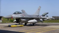 Официално: Украйна получи първите си изтребители F-16