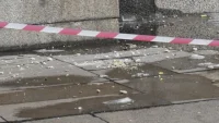 ИНЦИДЕНТ В СОФИЯ! Мазилка падна от тавана на подлез до Централната автогара