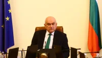 Главчев свиква извънредна среща за българите в Ливан