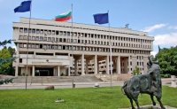 Външно министерство призовава българите в Иран незабавно да напуснат страната