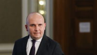 Не може да си толкова тъп колкото Илхан Кючук, дори и когато си много тъп