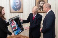 Радев обсъди с директора на НАСА космическите изследвания и технологии