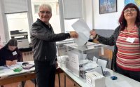 ГЪЗАР! Рамадан Аталай гласува облечен с яке &ldquo;Филип Плейн&rdquo; на стойност 4 бона