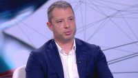 РАЗКРИТИЕ: Киро, Асен и ген. Наско купонясвали и пили уиски на рождения ден на Пеевски на 27 юли