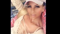 Тунингована изкусителка пое управлението на имотите в армията