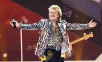 Юбилей на Карибите: Род Стюарт отпразнува 80 с луксозно пътешествие