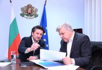 Петролният разлив в Черно море няма да достигне до българските брегове, увериха министрите