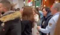 Сбиване между ученички в мол в Бургас (ВИДЕО)
