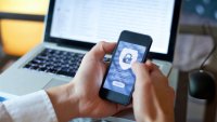 Apple пуска отново актуализации за сигурност, за да блокира инструментите за хакване на пароли за iPhone