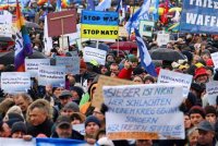  Заплахи и насилие на митинг край Берлин