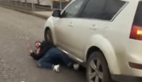 Мъжът, който преди дни се опита да се хвърля под автомобили в София, се самоуби (ВИДЕО)